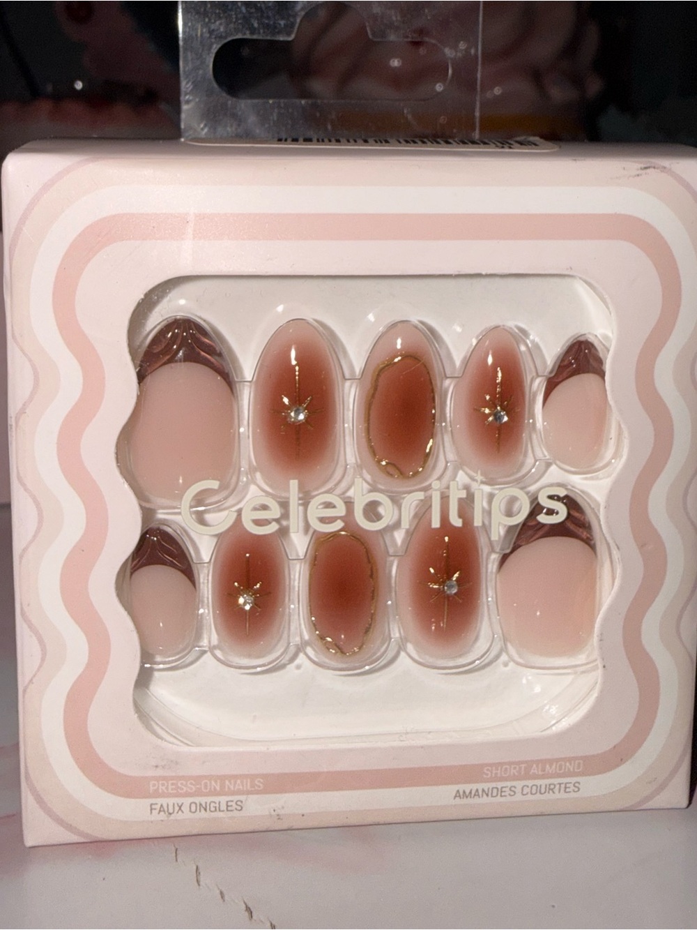 Celebritips Short Almond Press-On Nails in Nude & Brown Ombre - Picture 2 of 11